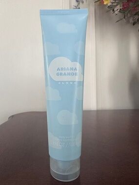 Ariana Grande Cloud Body Soufflé